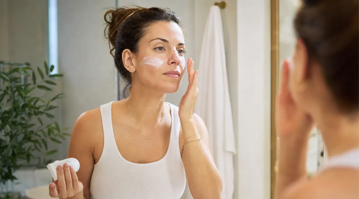How to Apply Facial Sunscreen Without White Cast or Pilling Under Makeup
